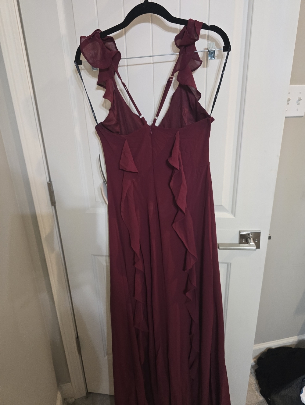 NWT Lulus Maxi Red Purple Ruffled V-Neck Maxi Dress in Burgundy Small Bridesmaid - Picture 6 of 6